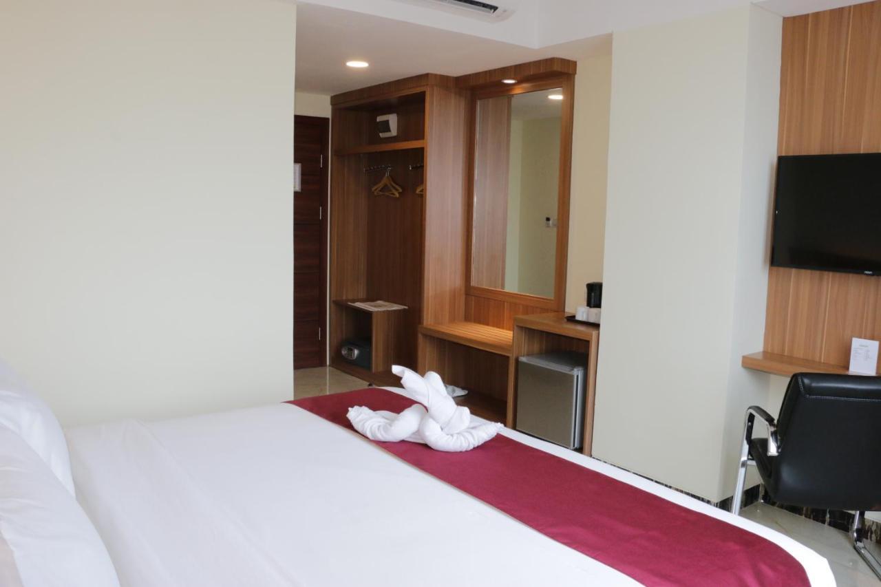 Hotel Horison Sentani à Nefaar Extérieur photo