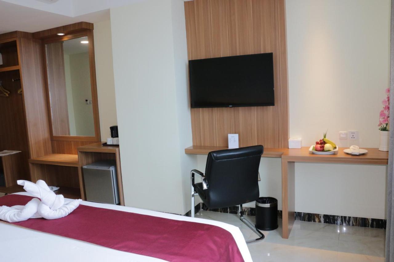 Hotel Horison Sentani à Nefaar Extérieur photo
